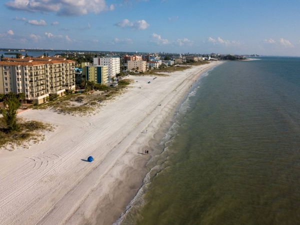 Madeira Beach 4 Bedroom Vacation Rental Sleeps 8