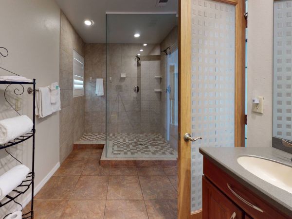 Madeira Beach 4 Bedroom Vacation Rental Sleeps 8