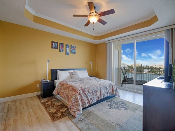 Beautiful Condo with Views of the Maria & 1.5 Blocks to Beach