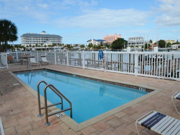 Beautiful Condo with Views of the Maria & 1.5 Blocks to Beach