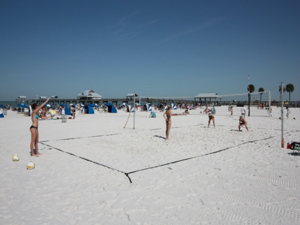 Rare find! Directly on Sand Key Beach 1/2 mile South of Clearwater Beach
