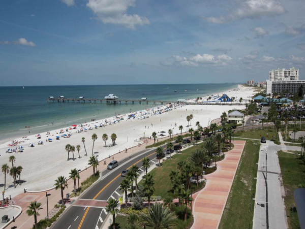 Rare find! Directly on Sand Key Beach 1/2 mile South of Clearwater Beach
