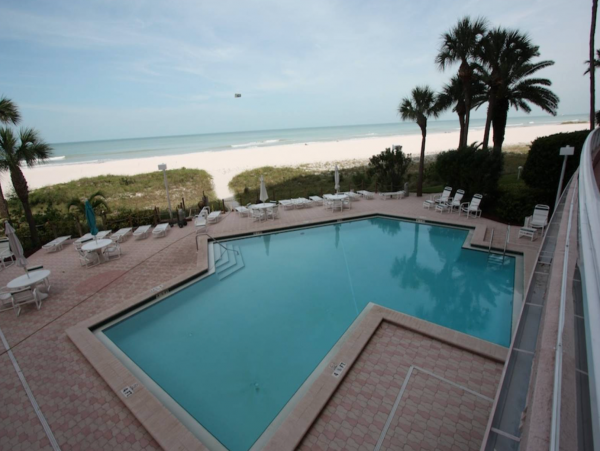 Rare find! Directly on Sand Key Beach 1/2 mile South of Clearwater Beach