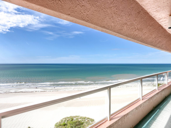 Rare find! Directly on Sand Key Beach 1/2 mile South of Clearwater Beach