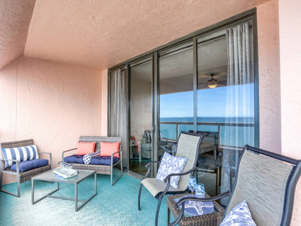 Rare find! Directly on Sand Key Beach 1/2 mile South of Clearwater Beach