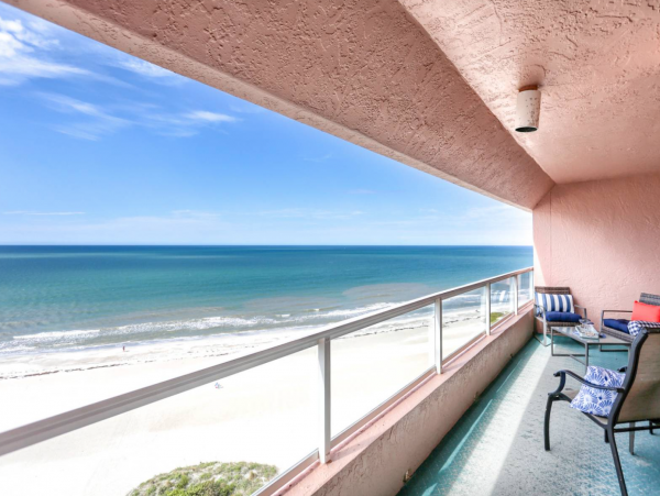 Rare find! Directly on Sand Key Beach 1/2 mile South of Clearwater Beach
