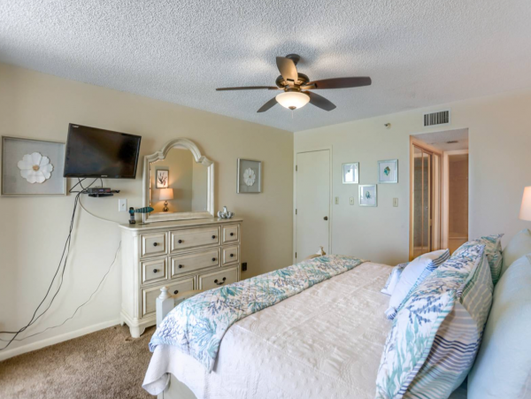 Rare find! Directly on Sand Key Beach 1/2 mile South of Clearwater Beach
