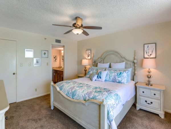 Rare find! Directly on Sand Key Beach 1/2 mile South of Clearwater Beach