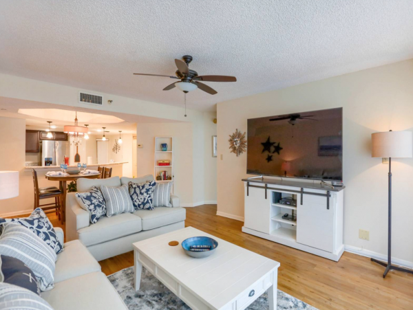 Rare find! Directly on Sand Key Beach 1/2 mile South of Clearwater Beach