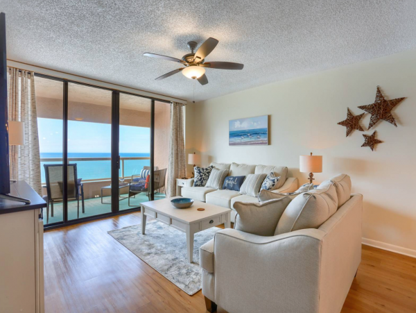 Rare find! Directly on Sand Key Beach 1/2 mile South of Clearwater Beach