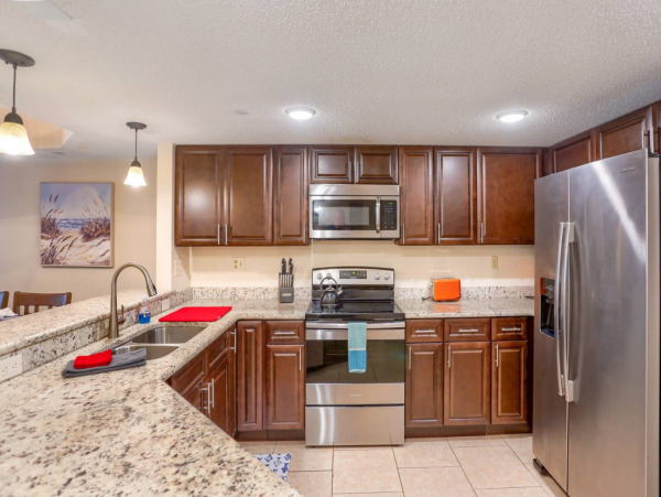 Rare find! Directly on Sand Key Beach 1/2 mile South of Clearwater Beach