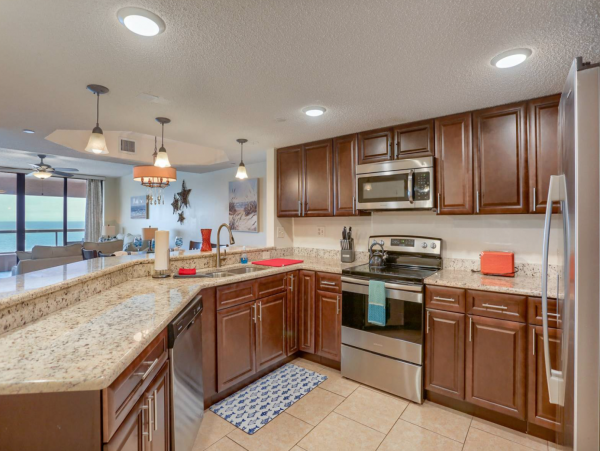 Rare find! Directly on Sand Key Beach 1/2 mile South of Clearwater Beach