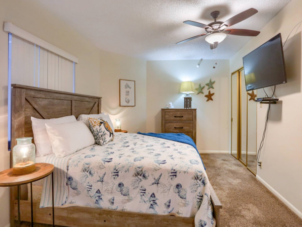 Rare find! Directly on Sand Key Beach 1/2 mile South of Clearwater Beach