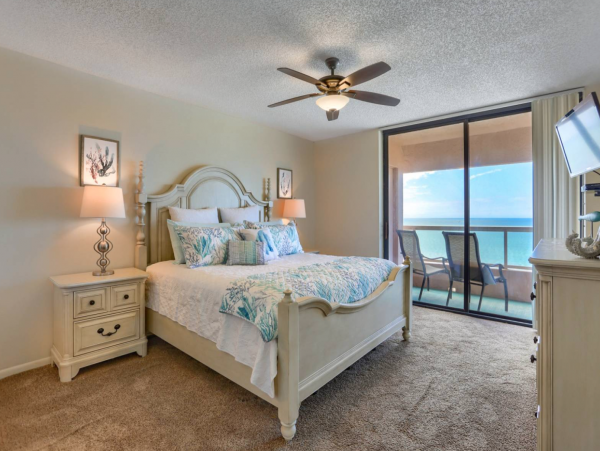 Rare find! Directly on Sand Key Beach 1/2 mile South of Clearwater Beach