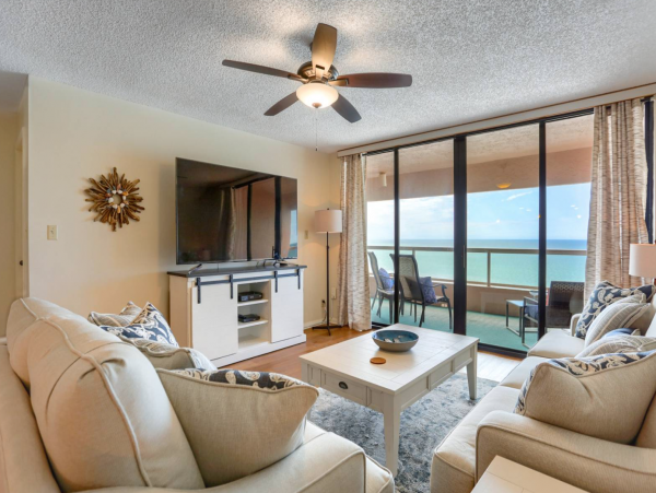 Rare find! Directly on Sand Key Beach 1/2 mile South of Clearwater Beach