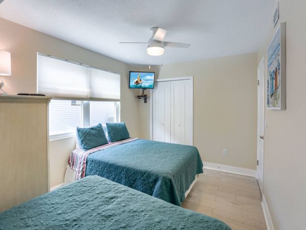 On Beach Indian Shores Vacation Condo Two Bedroom