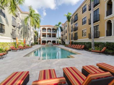 Venice Condo 930642