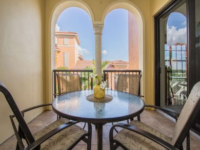 Venice Condo 930642