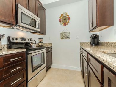 Venice Condo 930642