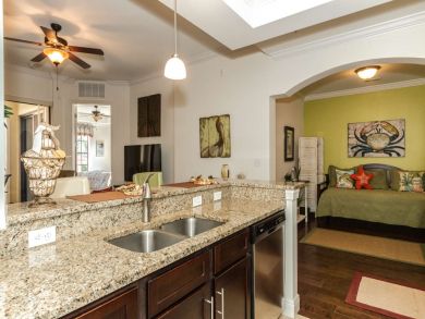 Venice Condo 930642