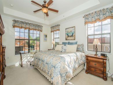 Venice Condo 930642