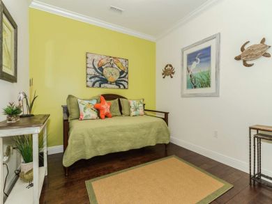 Venice Condo 930642