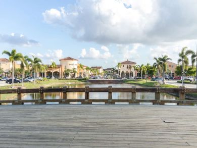 Venice Condo 930642
