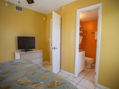 Treasure Island Condo 930648