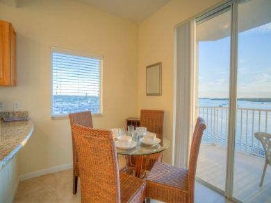St. Petersburg Condo 930656