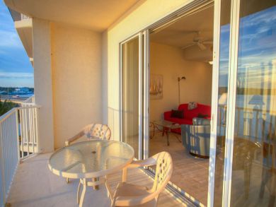 St. Petersburg Condo 930656