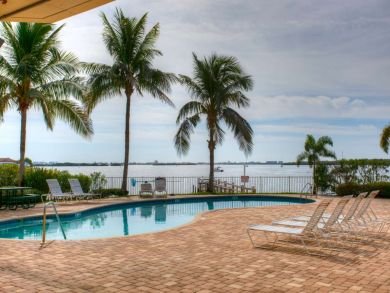 St. Petersburg Condo 930656