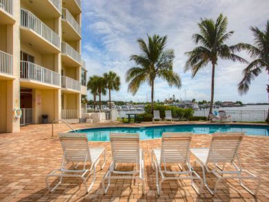 St. Petersburg Condo 930656