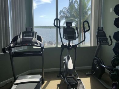 St. Petersburg Condo 930656