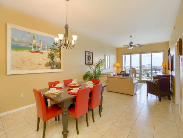 Greatview of the Harbor from 8th floor and easy walk to beach
