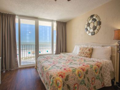 Treasure Island Condo 930672