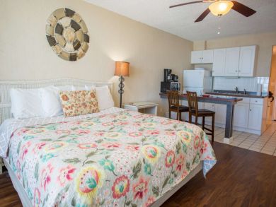 Treasure Island Condo 930672