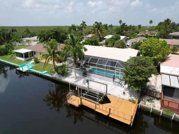 Waterfront Vacation Home In Matlacha Isles Gulf Access Canal