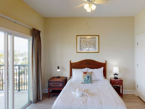 Treasure Island Condo with 2 Bedrooms & Fabulous Views