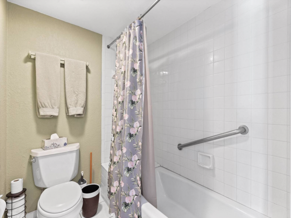 Clearwater waterfront condo short walk to beach