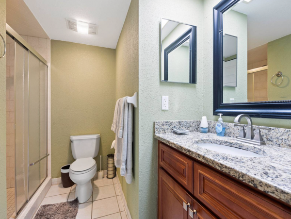 Clearwater waterfront condo short walk to beach