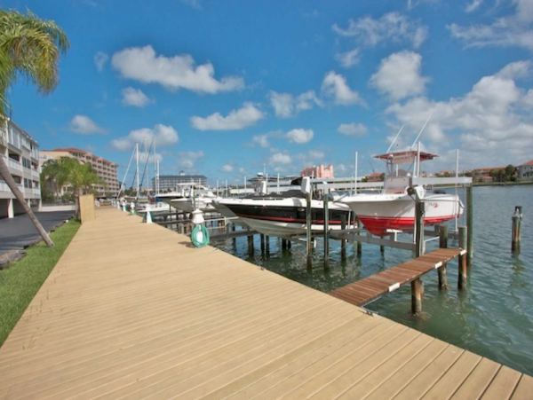 Clearwater waterfront condo short walk to beach