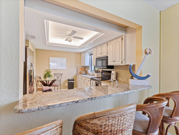 Clearwater waterfront condo short walk to beach