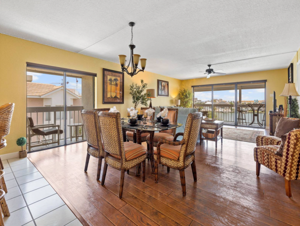 Clearwater waterfront condo short walk to beach