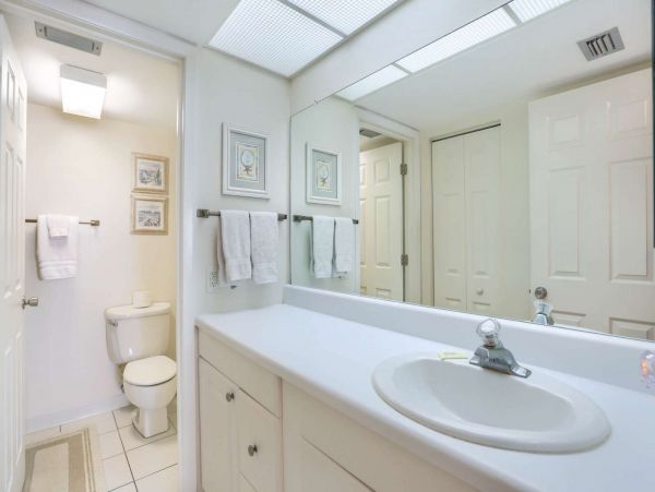 Charming Beachside Condo with 3 Bedrooms