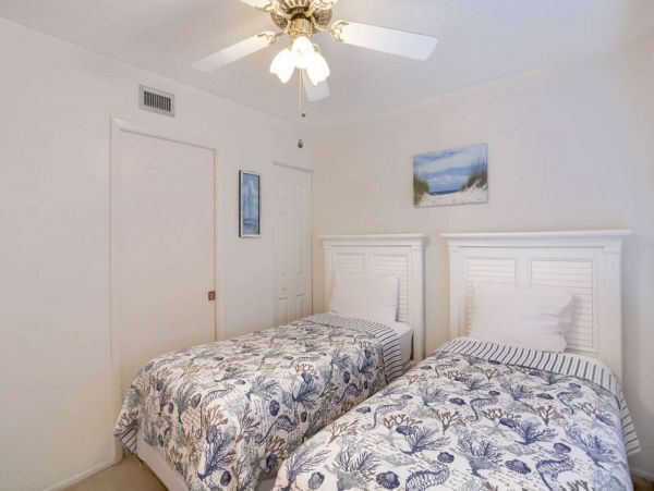 Charming Beachside Condo with 3 Bedrooms