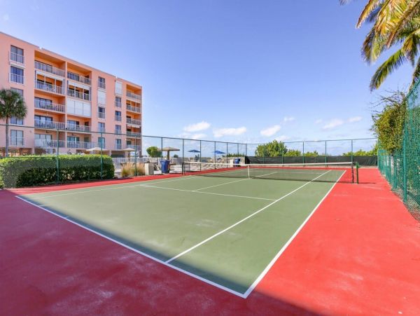 Charming Beachside Condo with 3 Bedrooms