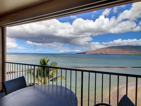 Three Bedroom Oceanfront Maui Condo