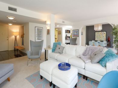Walk to Beach 3 Bedroom Vacation Condo in Siesta Key