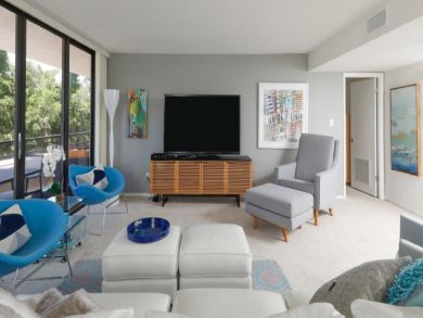 Walk to Beach 3 Bedroom Vacation Condo in Siesta Key