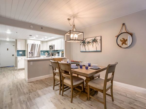 Beachfront Three Bedroom Vacation Rental Condo in Indian Shores
